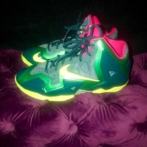 New 🌟 Nike Lebron XI Basketball Shoes